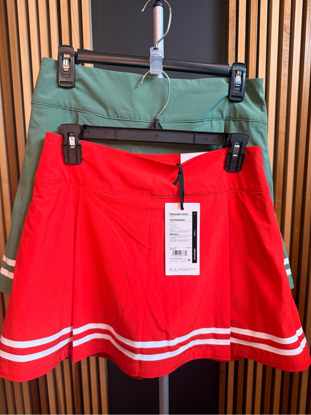 Calia Truelight 15” Golf Skort 2 Set in Red and Green